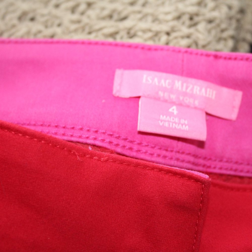 Isaac Mizrahi Red Scalloped Hem Shorts - Picture 4 of 4
